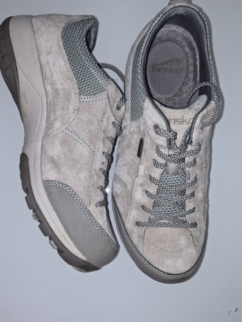 Womans Dansko Paisley Women's Waterproof Walking/Hiking Shoes Size 38 (US 7.5-8)